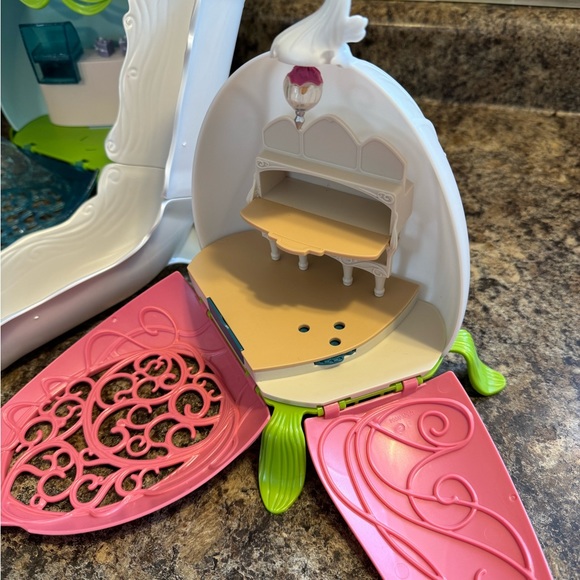 Set of Schleich Fairy Accessories, Slide and Lion training playset - Picture 8 of 8